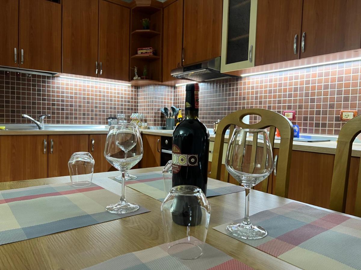 Chestnut Yard Villa Tiranë Luaran gambar