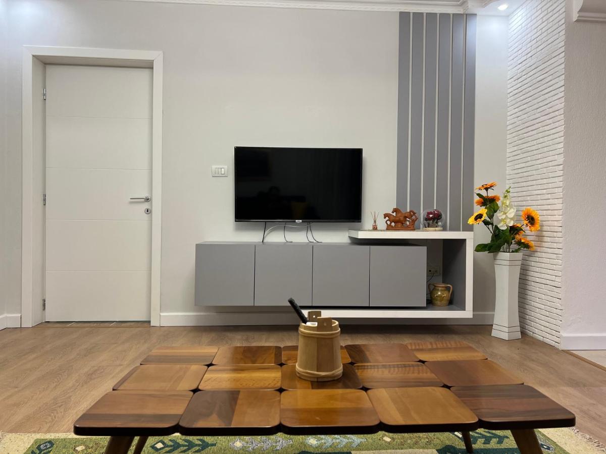 Chestnut Yard Villa Tiranë Luaran gambar